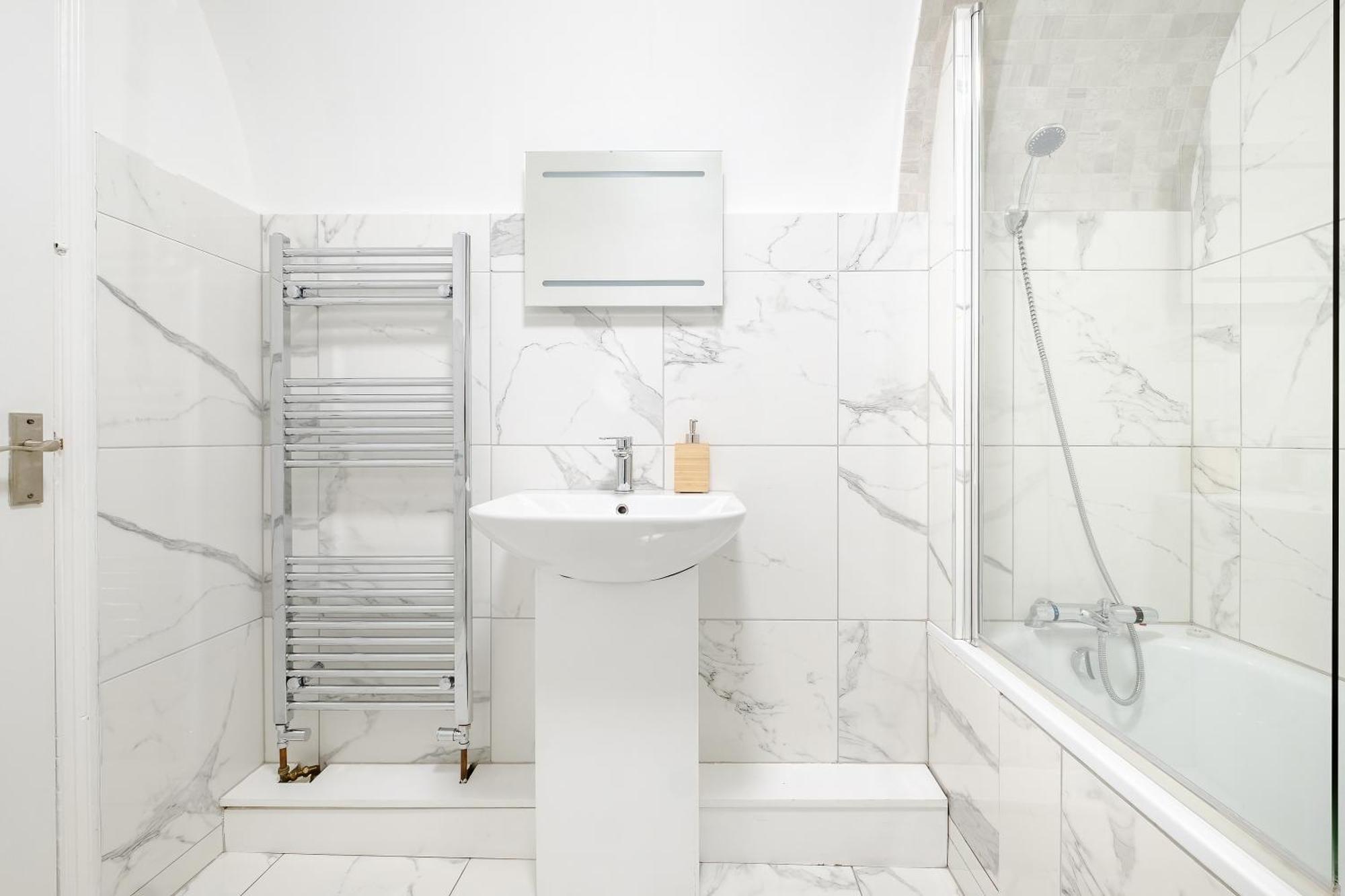 Large One Bedroom In Marylebone Apartament Londra