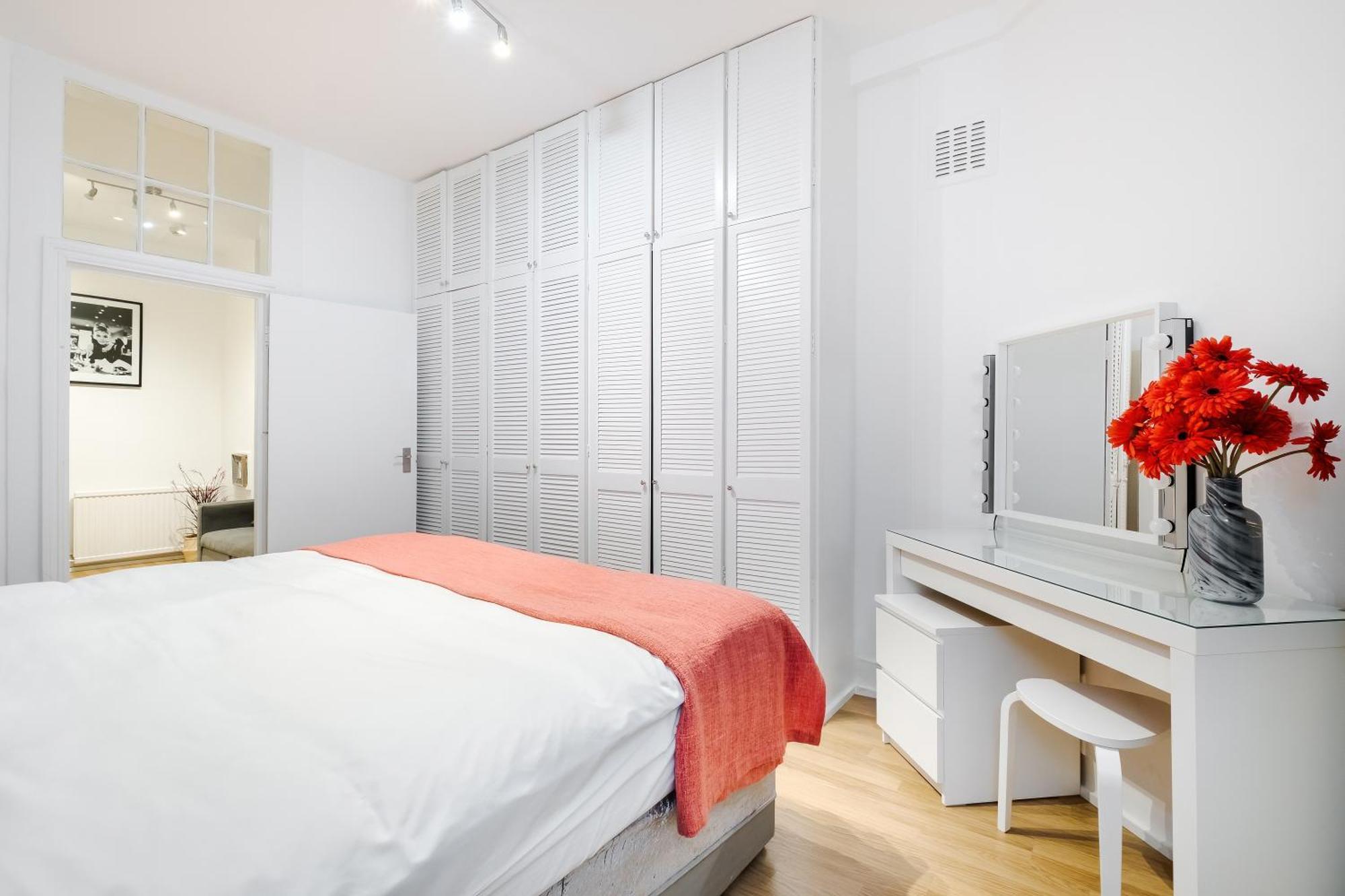Large One Bedroom In Marylebone * Londra